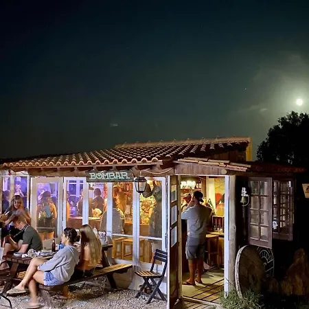 Da Silva Surfcamp- 3 Bettzimmer Mit Fruehstueck Отель типа 